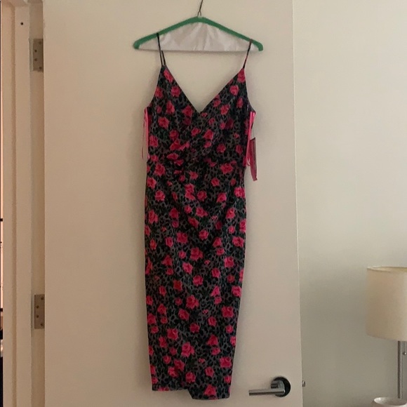 Betsey Johnson Dresses & Skirts - Betsy Johnson dress NWT fun pattern and beautiful shape